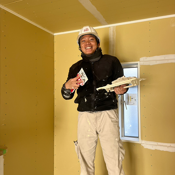 人々の快適のため住まいの内装仕上げを丁寧に支える